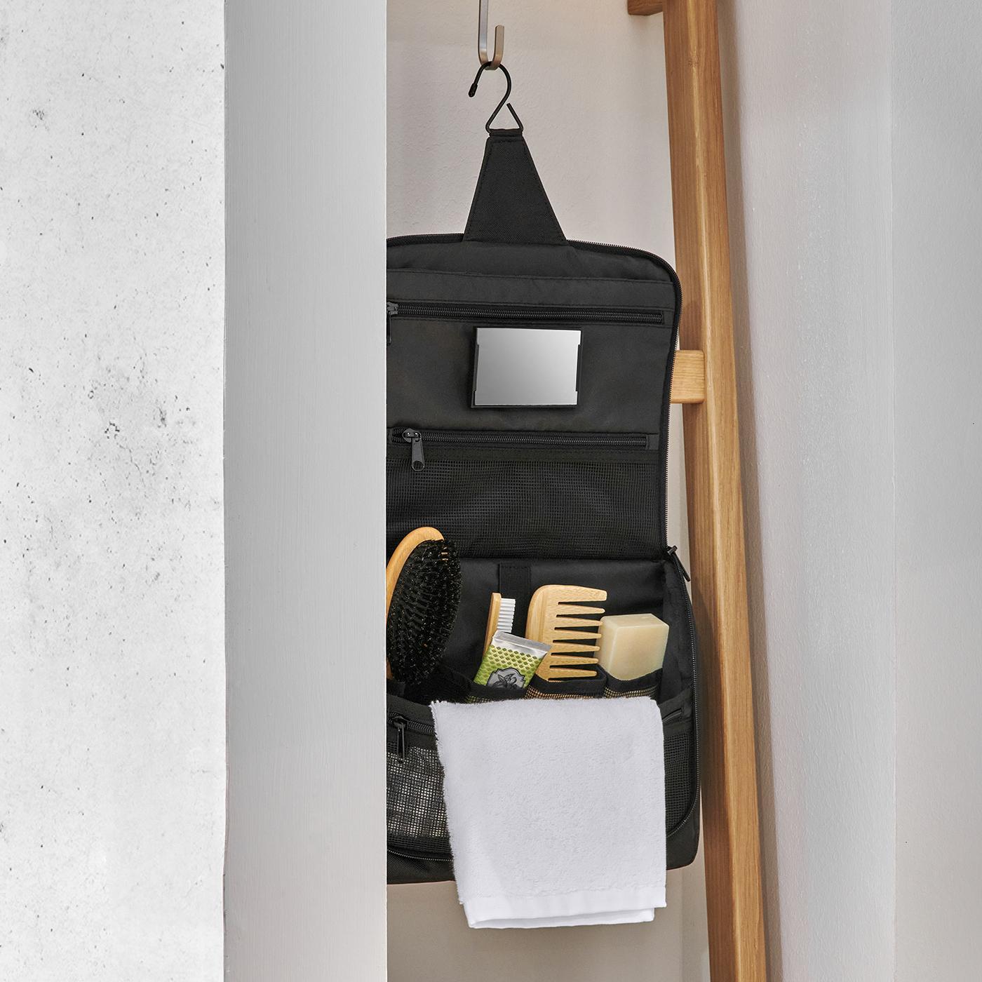 toiletbag XL black